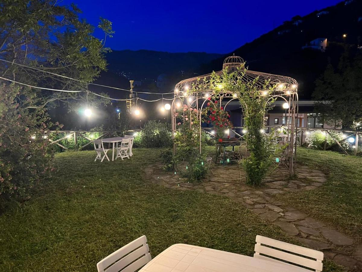 Апартаменты Casale Le Noci Вико-Экуенсе Экстерьер фото
