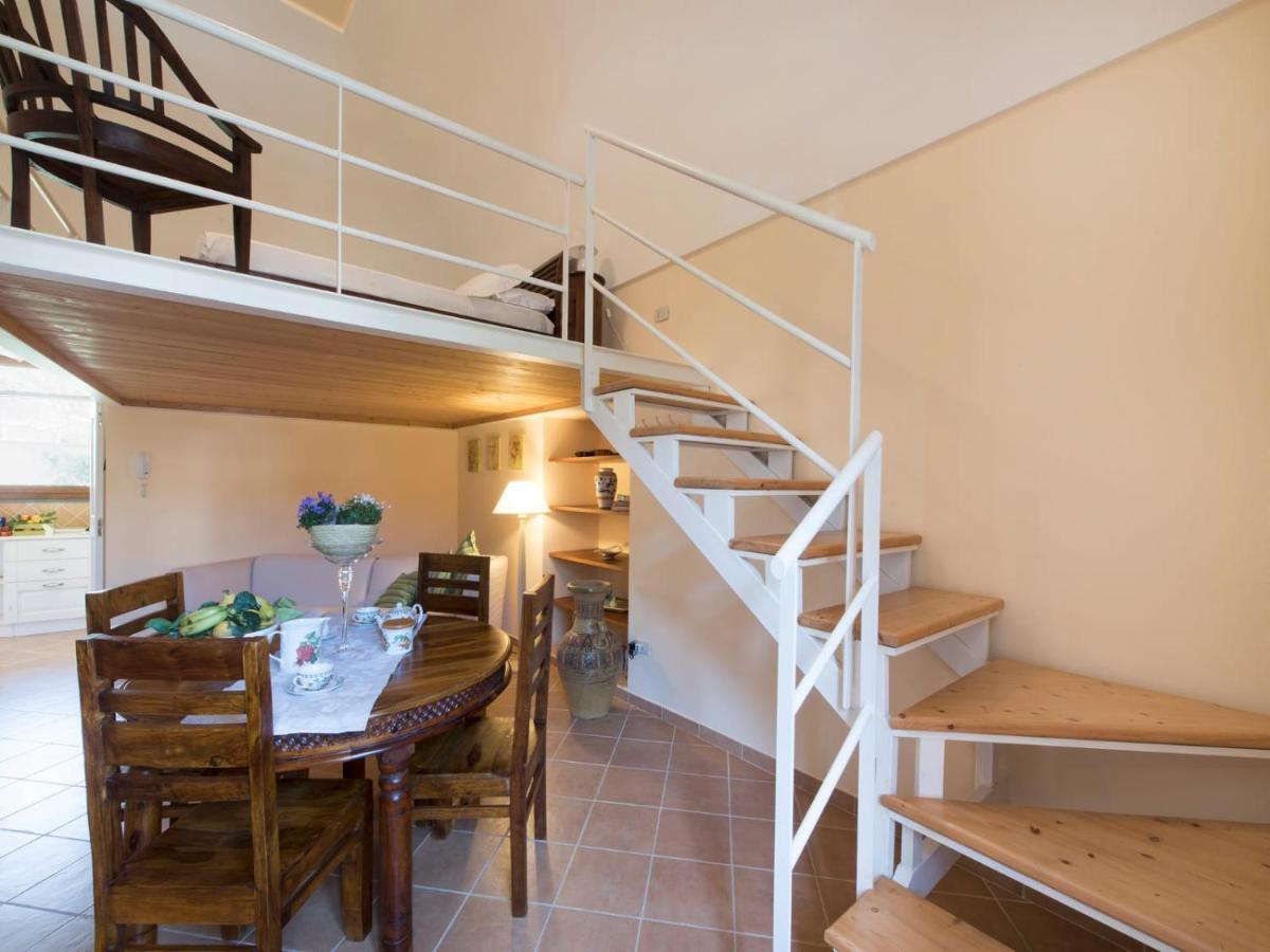 Апартаменты Casale Le Noci Вико-Экуенсе Экстерьер фото